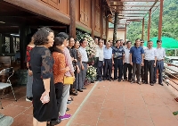 Đoàn thăm của các đồng chí nguyên cán bộ tỉnh Hà Tây, Hà Nội