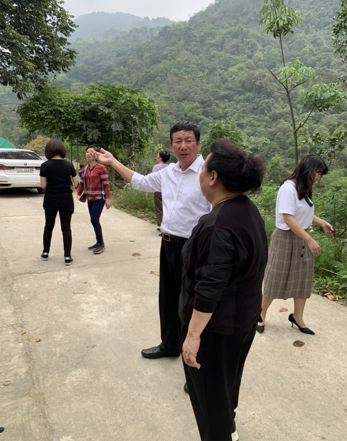 Đoàn thăm của nguyên Chủ tịch HDND thành phố Hà Nội Nguyễn Thị Bích Ngọc